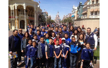 US LUNEL: VOYAGE A PARIS 